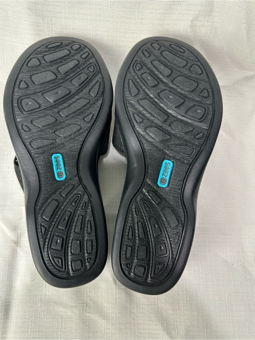 Bzees Black Sandals Size 7.5 - Picture 4 of 5